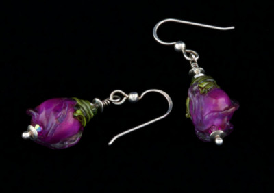 glass lampwork purple/pink rosebud earrings by patsy evins