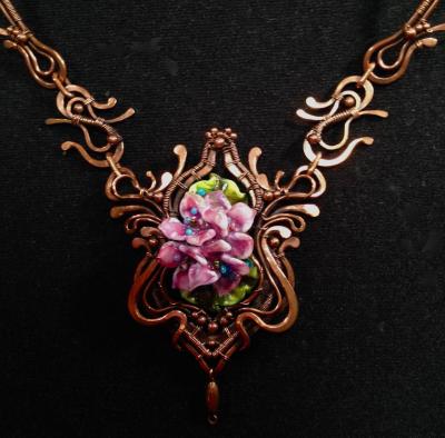 bead making, lampwork glass necklace Art Nouveau, pink hydrangea 